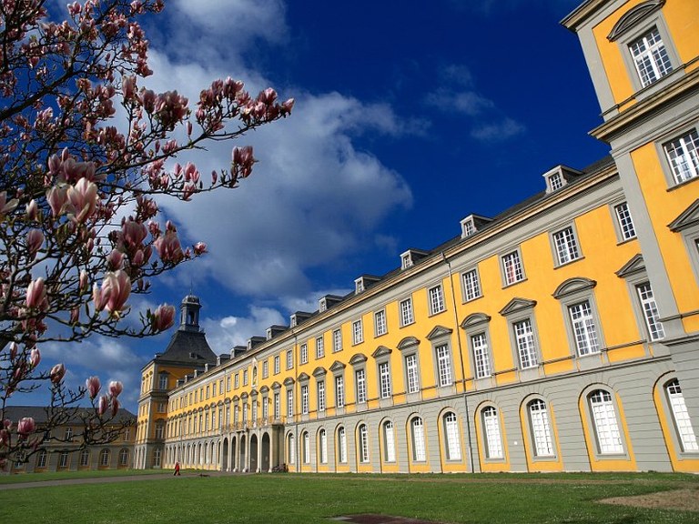 Bonn_Hauptgebaeude_13_Frank Luerweg  Universität Bonn.jpg